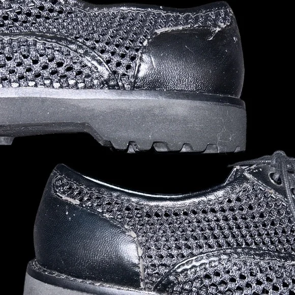 90’s Steve Madden Black mesh shoes. Size 6. - Picture 5 of 6